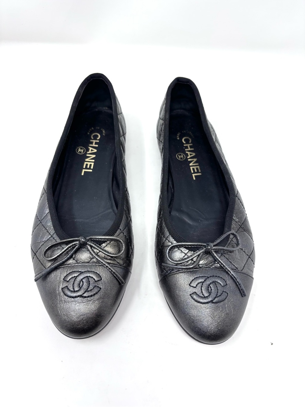 Chanel CC Cap Toe Ballet Flat Bow Quilted Pewter Grey Calfskin Leather 38 EU